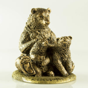 Купить сувенир "Медведица с медвежатами"