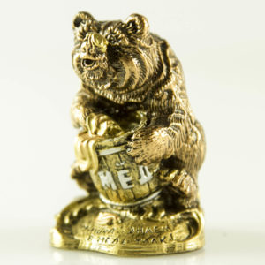 Купить сувенир "Медведь с бочкой мёда"